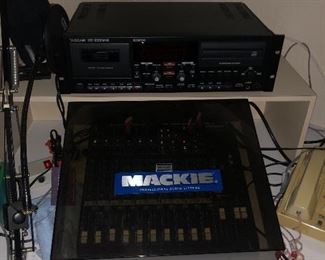 Mackie 1402-viz Pro 