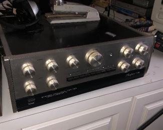 Accuphase C-200 Stereo Control Amplifier Preamplifier Preamp