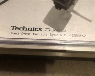 Technics 
SL-1200mk2 Turntable