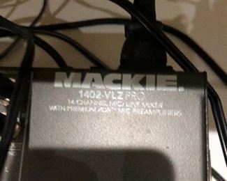 Mackie 1402-viz Pro 