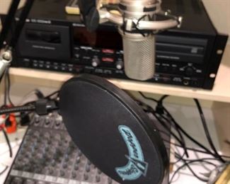 Audio-Techinca AT 4047/s 40 Series Microphone 