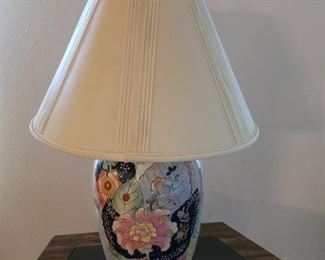 Vintage Chinese Tobacco Leaf Ginger Jar Table Lamp