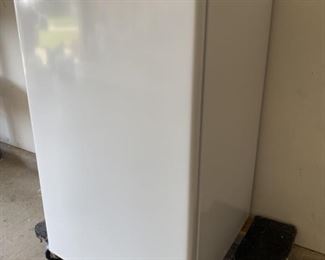 Magic Chef Mini Fridge with Freezer