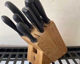 Kitchen Knife Set in Block, 1 is missing