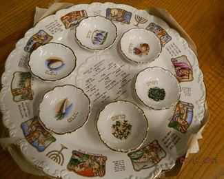 Order of the Ceremony plate set