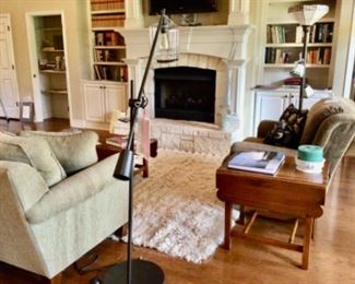 Ethan Allen Drop-Leaf End Table