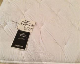 Kingsdown King Mattress Set