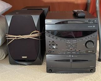 Yamaha Bookshelf Stereo with 2 Speakers