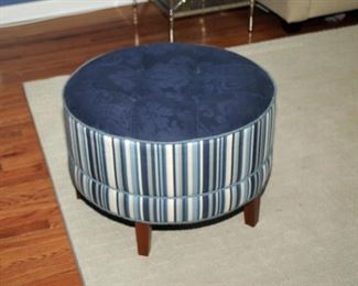 VERSAILLES OTTOMAN