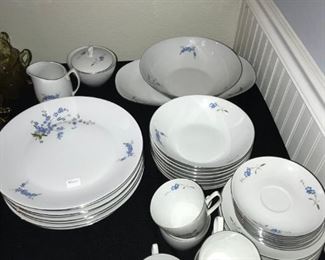 Chodziez Porcelain Fine China; 41 pieces. Pattern name: Brenda.