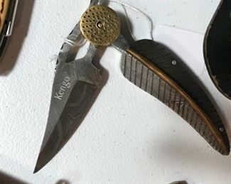 Kanga folding knive.
