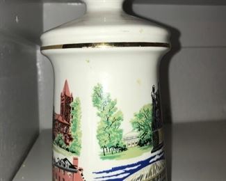 Side view of the University of Illinois decanter.