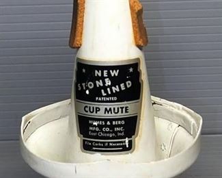 Humes & Berg Co. Stone Lined Cup Mute, Some Wear
