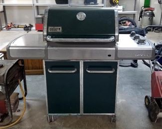 Weber Genesis E-310 Gas Grill, 637 Sq. In. Cooking Area, Electronic Crossover Ignition System, 3 Burners, 42000 BTU Per-Hour, Unknown Working Order
