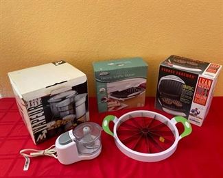 Assorted Kitchen Appliances