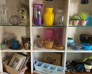 Note: cubby remains with house.