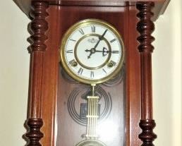 D&A 31 Day Pendulum Clock with Horse Topper