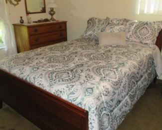 Mahogany Wood Headboard/Footboard Full Size Bed Frame