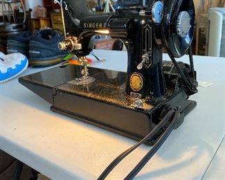 Singer featherweight 221 1956