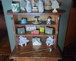 Mini Bookshelf With Primitives