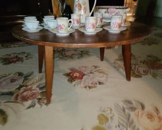 Primitive Country Coffee Table With Drop Leaves