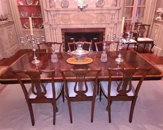 Dining Room Table & Chairs