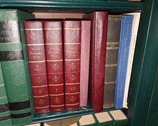 Library Contents (Book Sets, Volumes, Antique Books From the 1800s, Contemporary Books, Etc.)