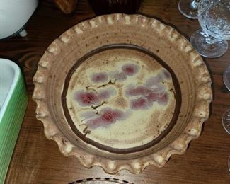 Unsigned Pottery Pie Baking Dish