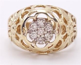 Outstanding Diamond Cluster Filigree Ring in Yellow Gold
