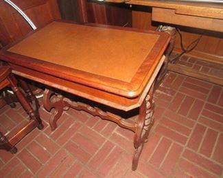 Small Victorian leather top desk with drawer