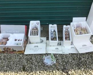 004 Department 56 Christmas In the City