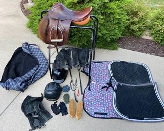 003 Collegiate Leather English Saddle and Accessories