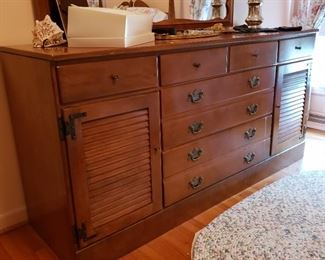 Ethan Allen dresser with mirror