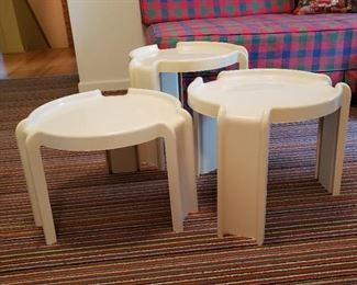 Set of three nesting tables by Kartell Milano, Giotto Stoppino designs