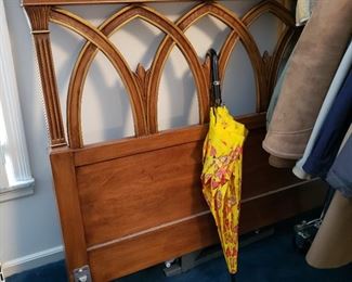 Kargas Furniture Co. queen size headboard