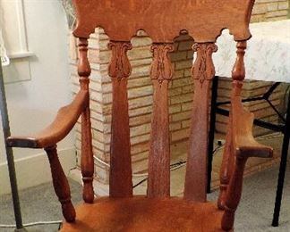 ROCKING CHAIR