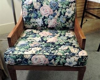 MID CENTURY CHAIR