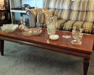 LANE COFFEE TABLE WITH CRYSTAL ITEMS