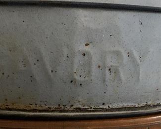 SAVORY Enamel Roaster