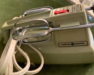 Vintage GE Hand Mixer