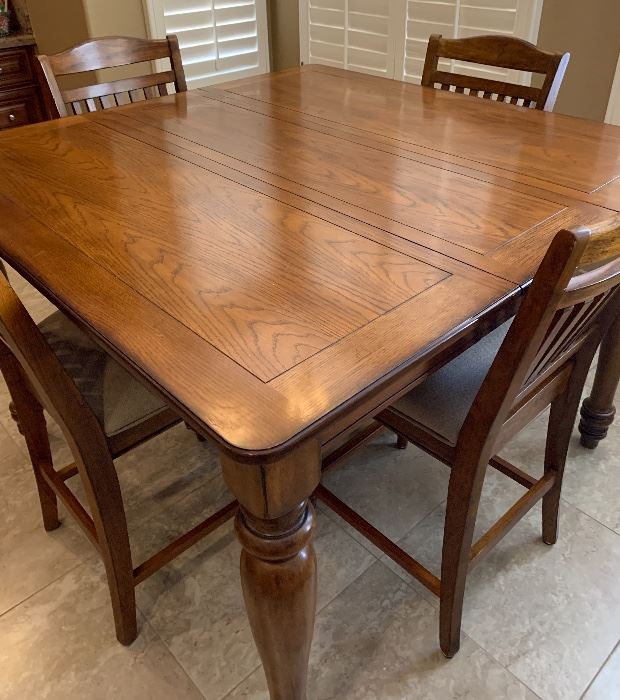 Pub Dining Table w Leaf and 4 Barstools