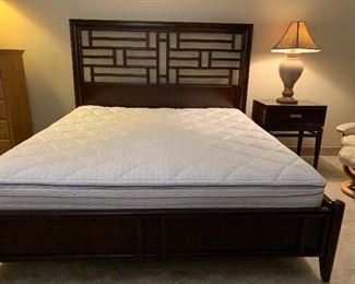 Thomasville King Bedroom Suite: Bed Frame, Oversized Dresser, 2 Nightstand, Table Lamps pair