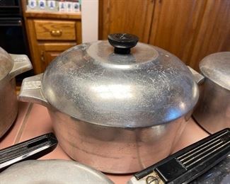 Vintage Wagner Ware Magnalite Roast Pot
     4248 P