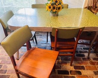 Super Cool Mid Century Formica Table & 
(6) Matching Chairs 