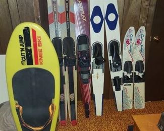 Skis and Knee Ski