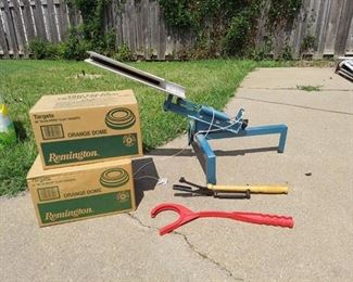 Blue Rock and Throwers