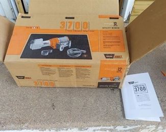 Warn Works 3700 Rugged Utility Winch 12 Volt Dc 3700lb Winch P/n: 603700