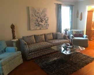 I did not know how to spell "doubloon" until now. These captions are enriching in ways you'll never know