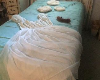 she waited at the alter to no avail