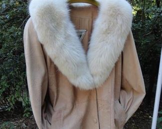 Size M Fur Collar Coat